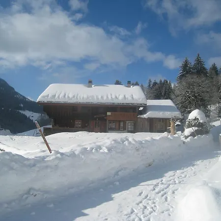 La Croisee 3* Vers L'Eglise