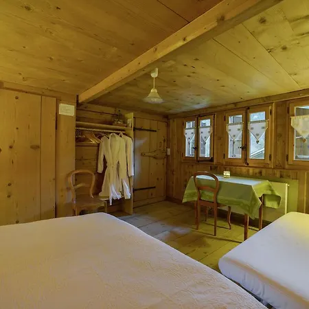 La Croisee Bed & Breakfast 3*